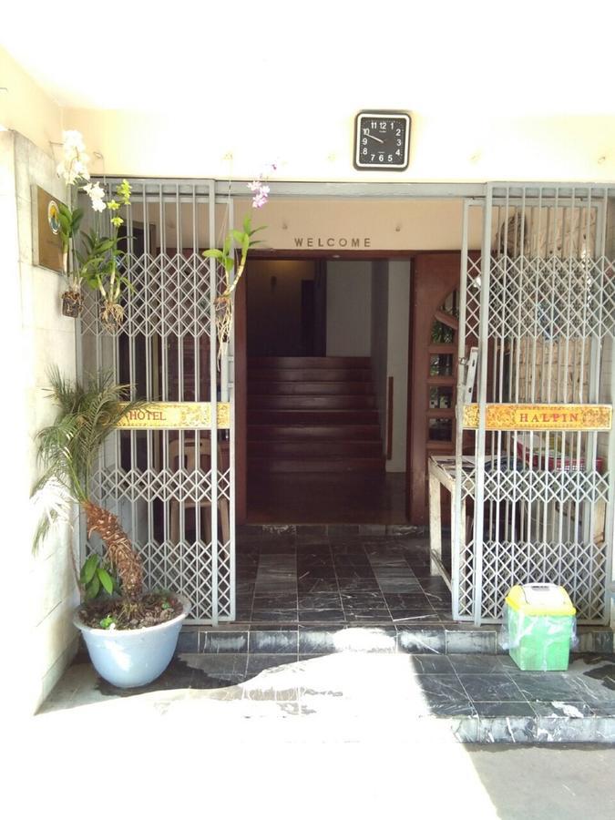 Halpin Hotel Yangon Exterior photo