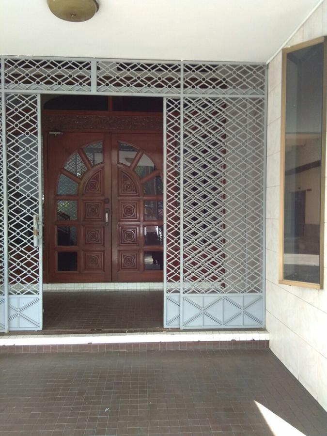 Halpin Hotel Yangon Exterior photo